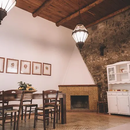 Bed & Breakfast Fondo Puolo- Con Grande Giardino Vicino Al Mare