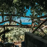 Puolo – With Private Sea Access Bed & Breakfast