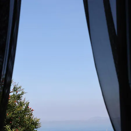 Puolo - With Private Sea Access 4* 索伦托