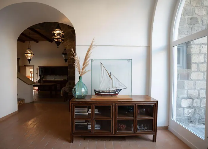 Puolo - With Private Sea Access Bed & Breakfast 4*