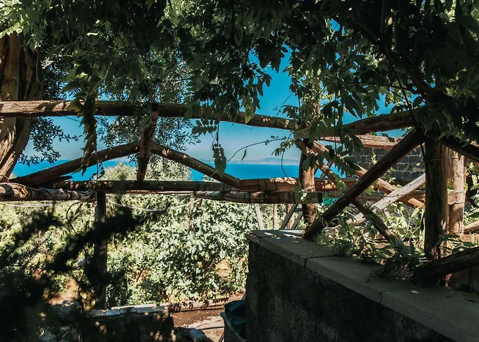 Puolo - With Private Sea Access Bed & Breakfast